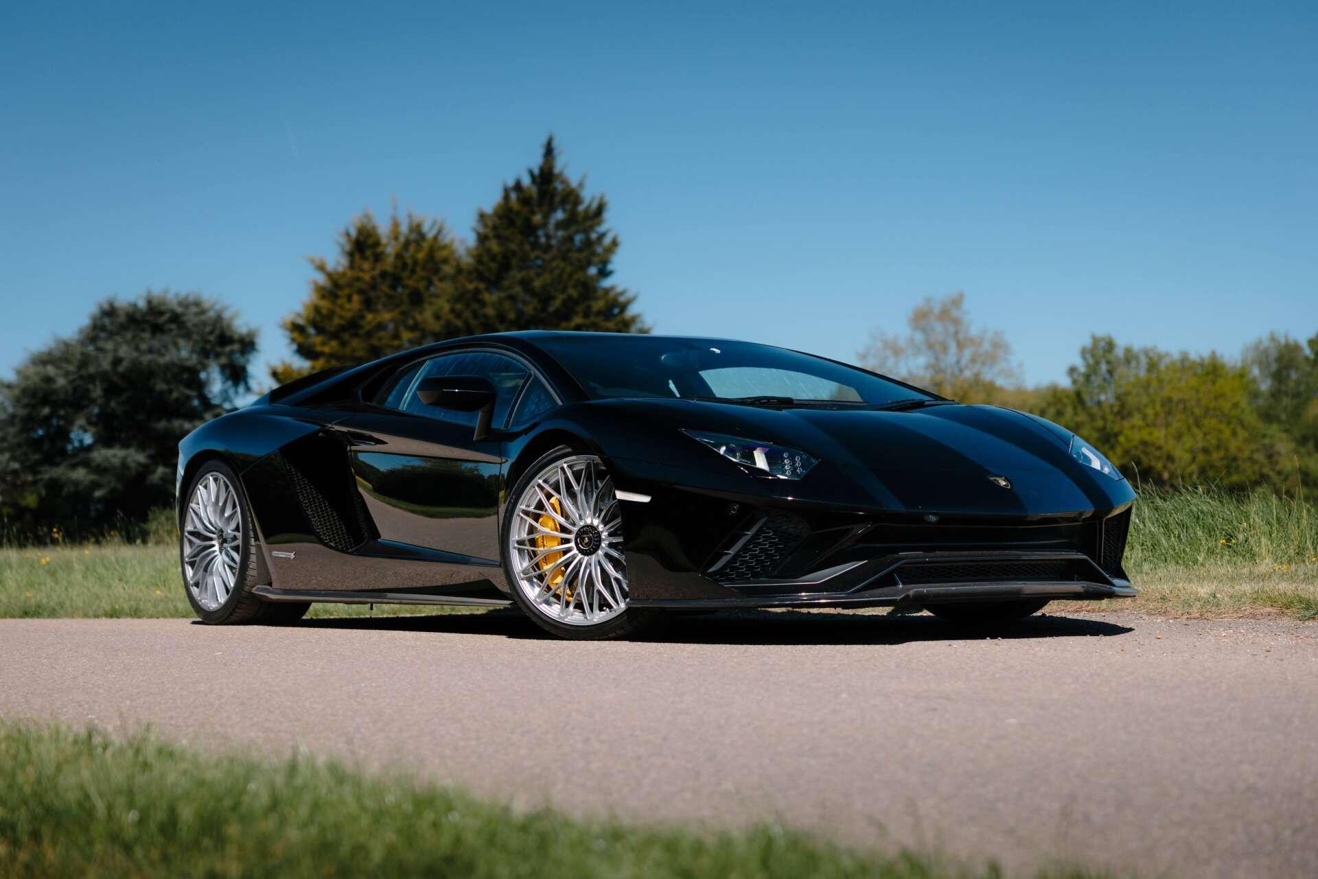 BLACK×BLACK & SAPEur M ※まとめ売り Used Lamborghini Aventador LP 740-4 S Cars For Sale | Autotrader UK